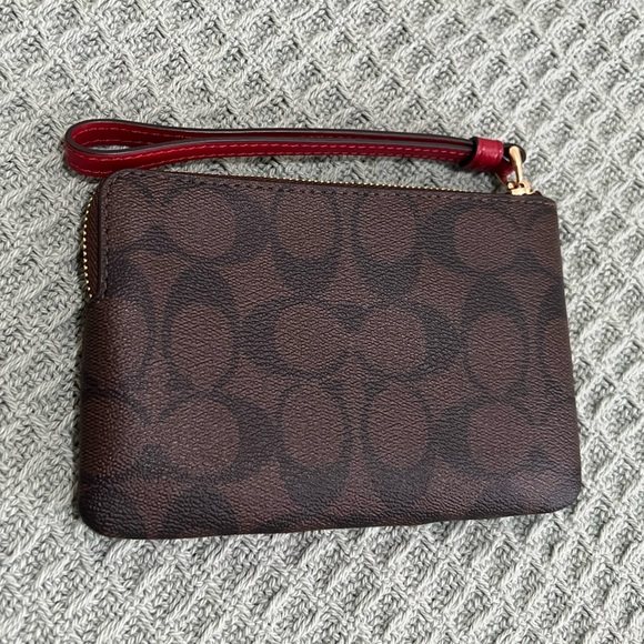 Coach corner zip wristlet - Picture 3 of 7